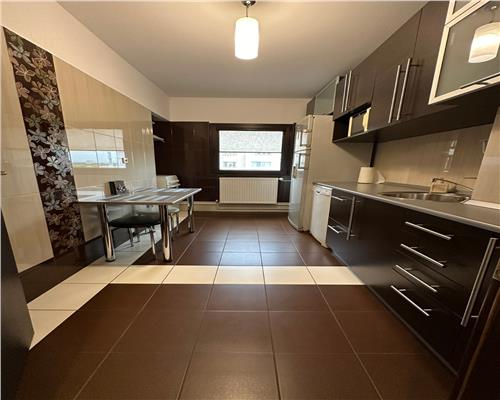 Inchiriere apartament 2 camere, Ploiesti, zona Piata M. Viteazul