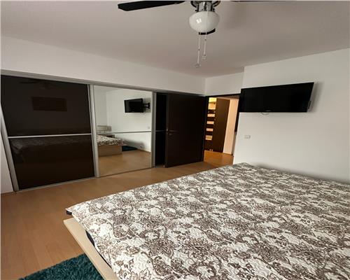 Inchiriere apartament 2 camere, Ploiesti, zona Piata M. Viteazul