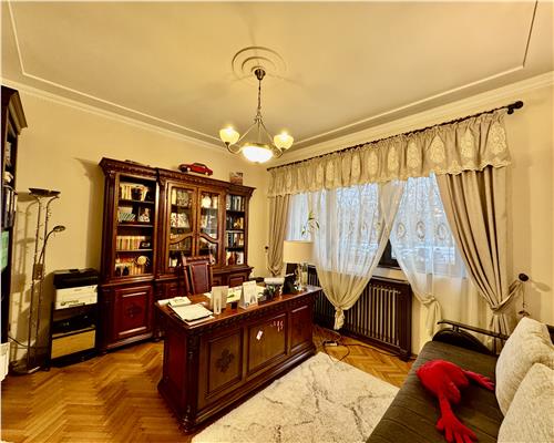 Vila D+P+1E, 11 camere, Bulevard, Ploiesti