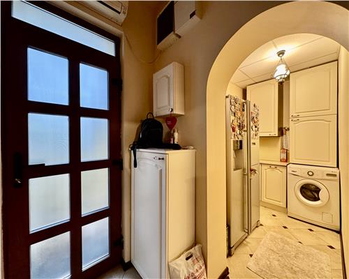 Vila D+P+1E, 11 camere, Bulevard, Ploiesti