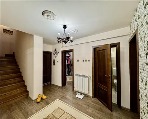 Vila D+P+1E, 11 camere, Bulevard, Ploiesti