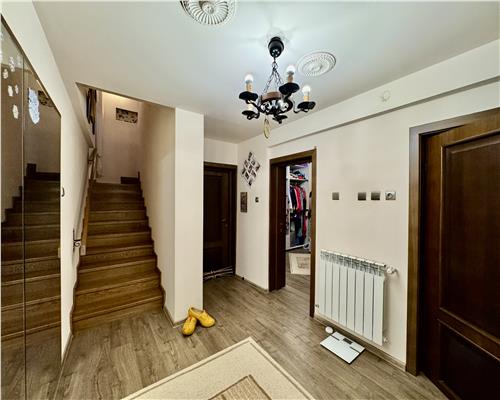 Vila D+P+1E, 11 camere, Bulevard, Ploiesti