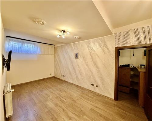 Vila D+P+1E, 11 camere, Bulevard, Ploiesti
