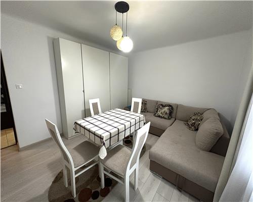 Inchiriez apartament 2 camere, ultracentral, Ploiesti, gradina proprie