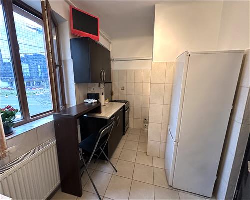 Inchiriez apartament 2 camere, ultracentral, Ploiesti, gradina proprie