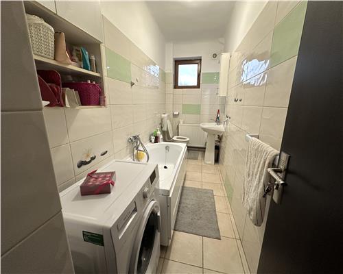 Inchiriez apartament 2 camere, ultracentral, Ploiesti, gradina proprie