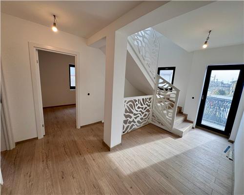 Casa 8 camere, in Ploiesti zona Albert