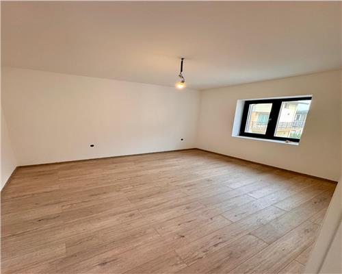 Casa 8 camere, in Ploiesti zona Albert