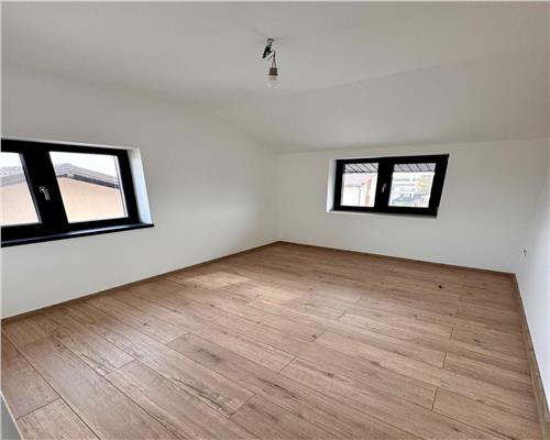 Casa 8 camere, in Ploiesti zona Albert