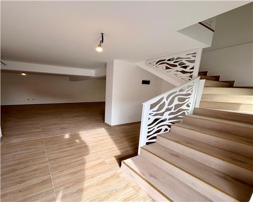 Casa 8 camere, in Ploiesti zona Albert
