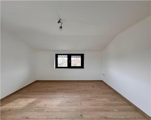 Casa 8 camere, in Ploiesti zona Albert