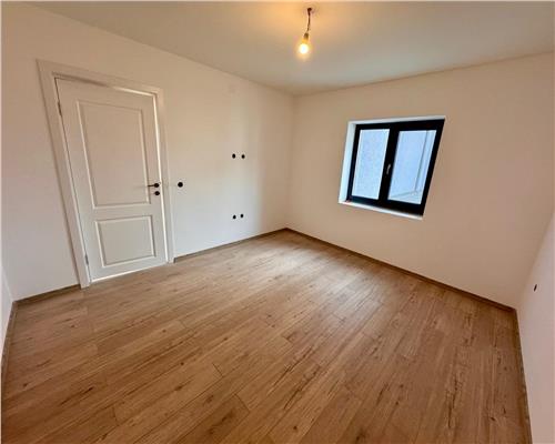 Casa 8 camere, in Ploiesti zona Albert