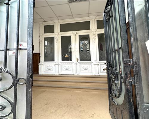 Inchiriere Spatiu Comercial 5 camere, zona Ultracentrala, Ploiesti