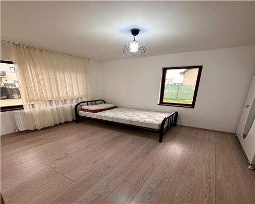 Casa 5 camere, in Strejnicu, la 5 minute de Ploiesti