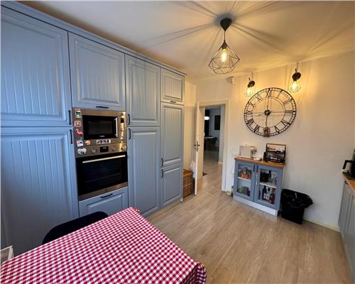 Casa 4 camere, in Ploiesti, cartier Irish Park.