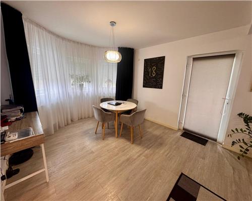 Casa 4 camere, in Ploiesti, cartier Irish Park.