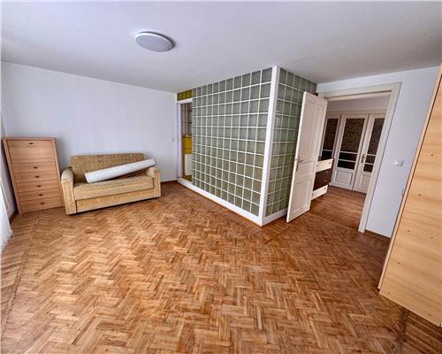 Casa 3 camere pentru activitati comerciale sau cazare muncitori, Ploiesti, zona centrala.