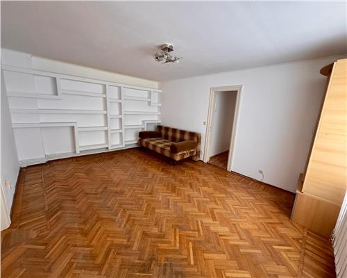 Casa 3 camere pentru activitati comerciale sau cazare muncitori, Ploiesti, zona centrala.