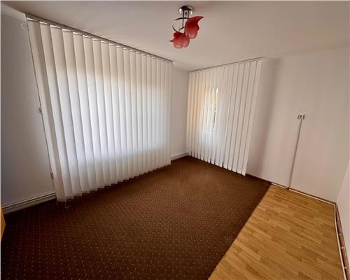 Casa 3 camere pentru activitati comerciale sau cazare muncitori, Ploiesti, zona centrala.
