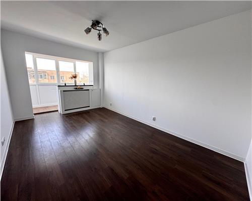 Apartament 4 camere, complet renovat, Ploiesti, zona Malu Rosu.