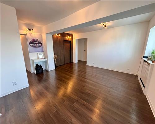 Apartament 4 camere, complet renovat, Ploiesti, zona Malu Rosu.
