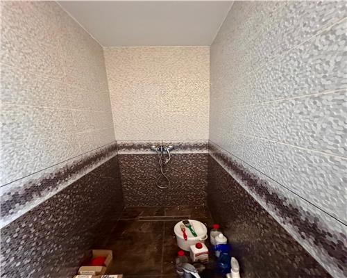 Apartament 4 camere, complet renovat, Ploiesti, zona Malu Rosu.