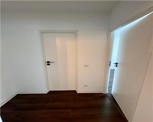 Apartament 4 camere, complet renovat, Ploiesti, zona Malu Rosu.