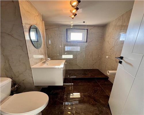 Apartament 4 camere, complet renovat, Ploiesti, zona Malu Rosu.