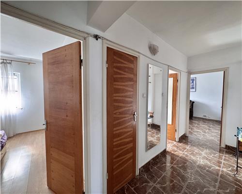 Inchiriere apartament 3 camere, zona ultracentrala, spatios, 2 bai, 2 balcoane, Ploiesti