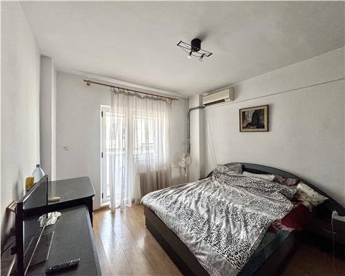 Inchiriere apartament 3 camere, zona ultracentrala, spatios, 2 bai, 2 balcoane, Ploiesti