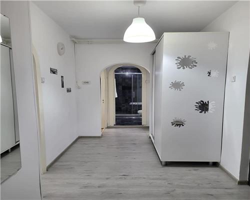 Inchiriere apartament 3 camere, modern, Ploiesti, zona Cantacuzino