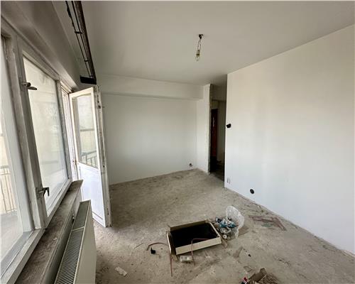 Vanzare apartament 2 camere, decomandat, zona Democratiei, Ploiesti