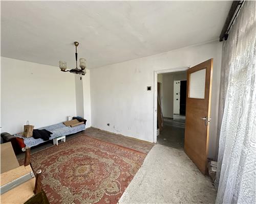 Vanzare apartament 2 camere, decomandat, zona Democratiei, Ploiesti