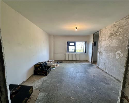 Vanzare apartament 2 camere, decomandat, zona Democratiei, Ploiesti