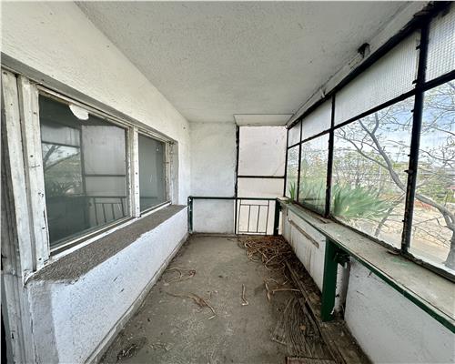 Vanzare apartament 2 camere, decomandat, zona Democratiei, Ploiesti