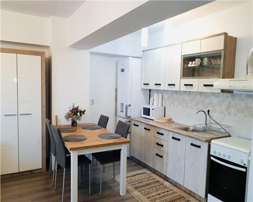 Inchiriere apartament 2 camere, de lux, bloc nou, in Ploiesti, zona centrala