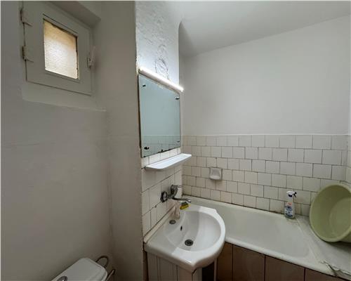 Vanzare apartament doua camere decomandat, centrala termica   Zona Republicii, Ploiesti