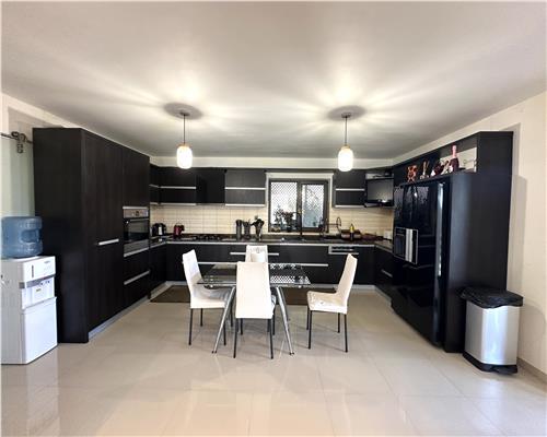 Casa de lux, P+1E, complet mobilata si utilata, Blejoi, Prahova