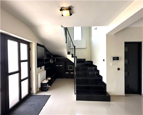 Casa de lux, P+1E, complet mobilata si utilata, Blejoi, Prahova