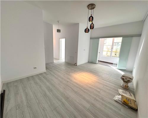 Vanzare apartament 3 camere, zona Cantacuzino - Carol Davila, Ploiesti.