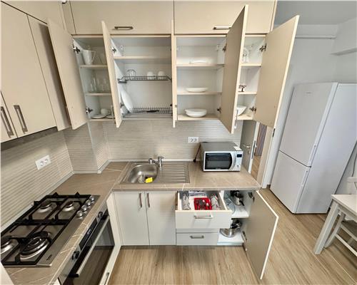Inchiriere garsoniera de lux, parcare privata, zona Cartier Albert, MRS Village, Ploiesti.