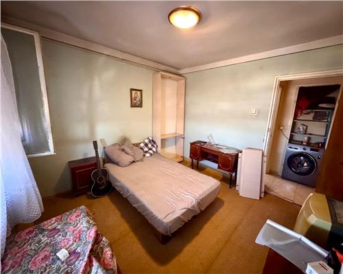 Vanzare apartament 3 camere, decomandat, zona Republicii, Ploiesti.