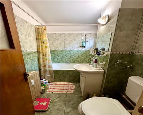 Vanzare apartament 3 camere, decomandat, zona Republicii, Ploiesti.