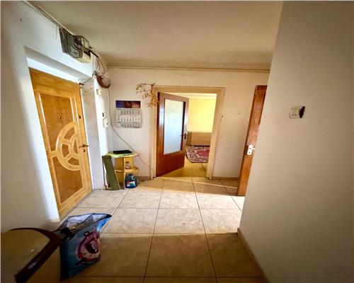Vanzare apartament 3 camere, decomandat, zona Republicii, Ploiesti.