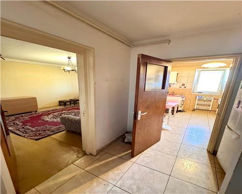 Vanzare apartament 3 camere, decomandat, zona Republicii, Ploiesti.