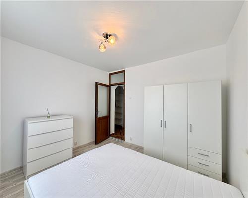 Inchiriere apartament 2 camere decomandat, renovat, zona Malu Rosu, Ploiesti.