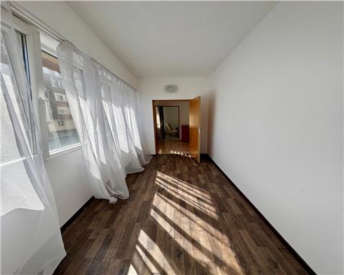 Vanzare apartament 3 camere, bloc 2016, Ploiesti, zona 9 Mai