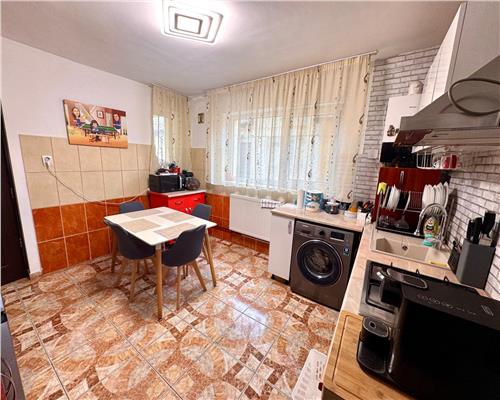 Vanzare apartament in casa, curte proprie, Ploiesti, zona centrala.