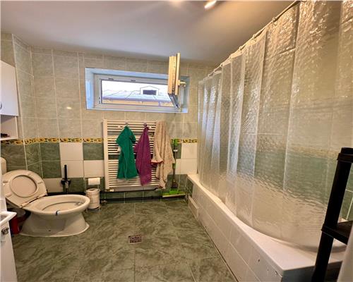 Vanzare apartament in casa, curte proprie, Ploiesti, zona centrala.