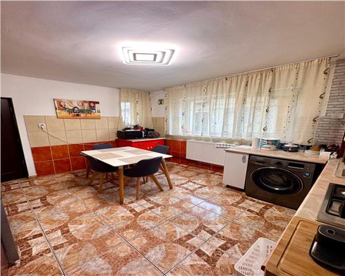 Vanzare apartament in casa, curte proprie, Ploiesti, zona centrala.